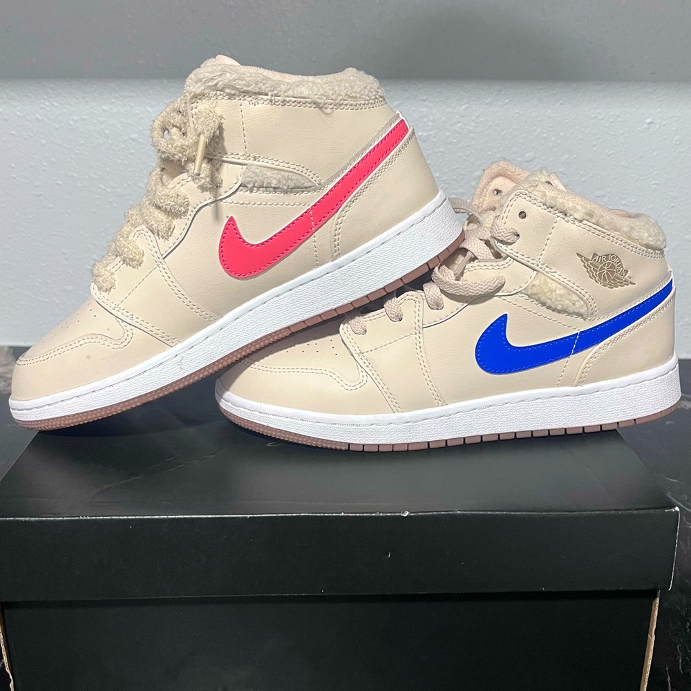 Brand New Air Jordan 1 Mid UTL White/Cream Youth Size 6.5 in Perfect Condition